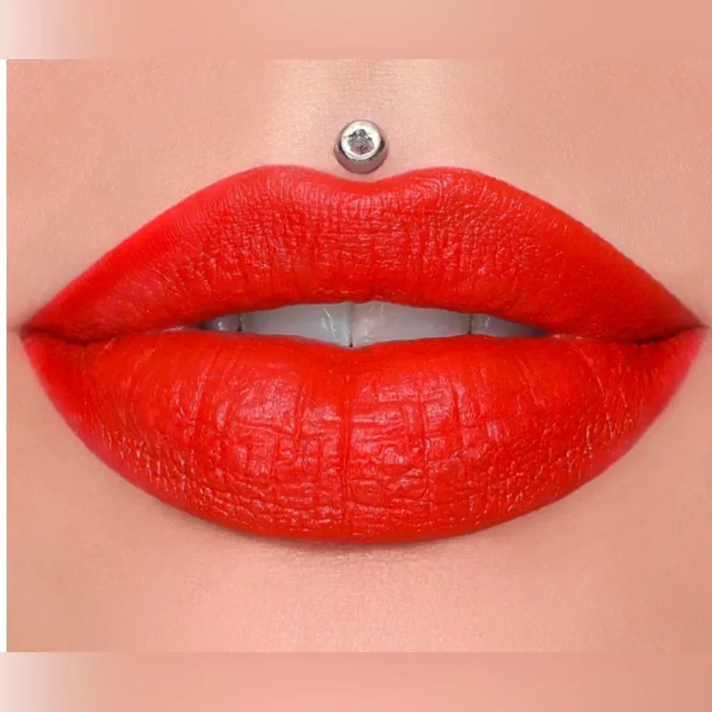 NIB Jeffree Star 2  Velvet Trap Lipsticks - Chocolate Fondue & Fire Starter